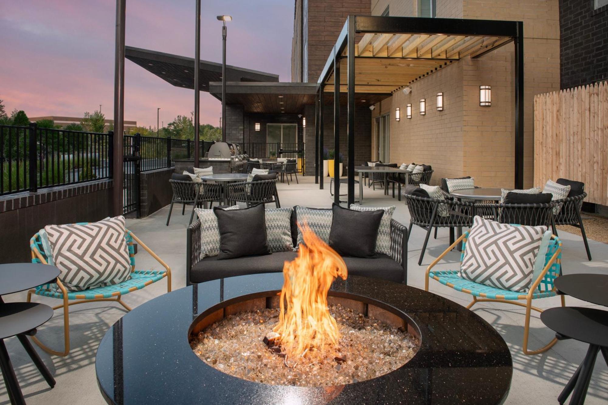 Hotel Springhill By Marriott Cincinnati